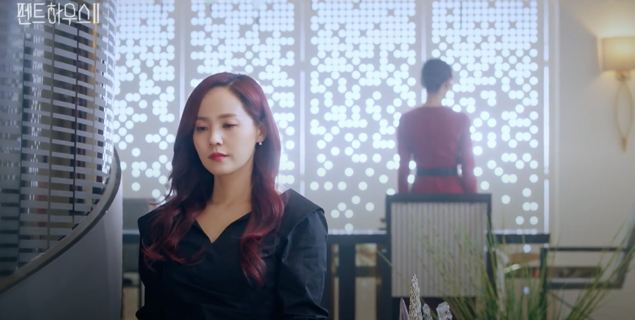  [TV속패션] 펜트하우스 시즌2 12회 유진 블랙 브이넥 블라우스 패션 정보 #펜트하우스 시즌2 12회 유진 브라이드앤유 블랙 브이넥 블라우스