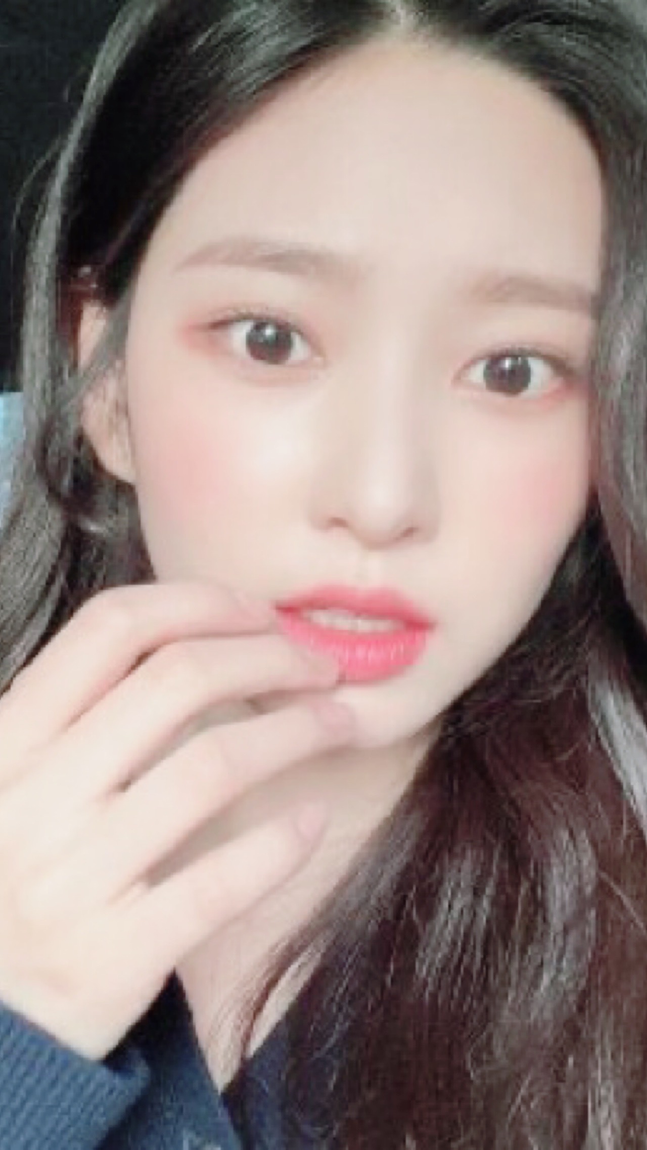 아이즈원 김민주 공식트위터 사진 핸드폰 배경화면 아이즈원 김민주 공식트위터 사진 핸드폰 배경화면