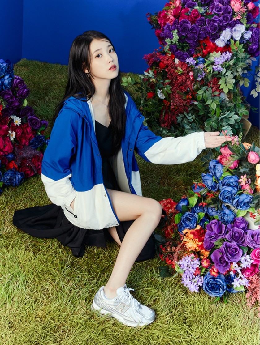  아이유 뉴발란스 바람막이 화보