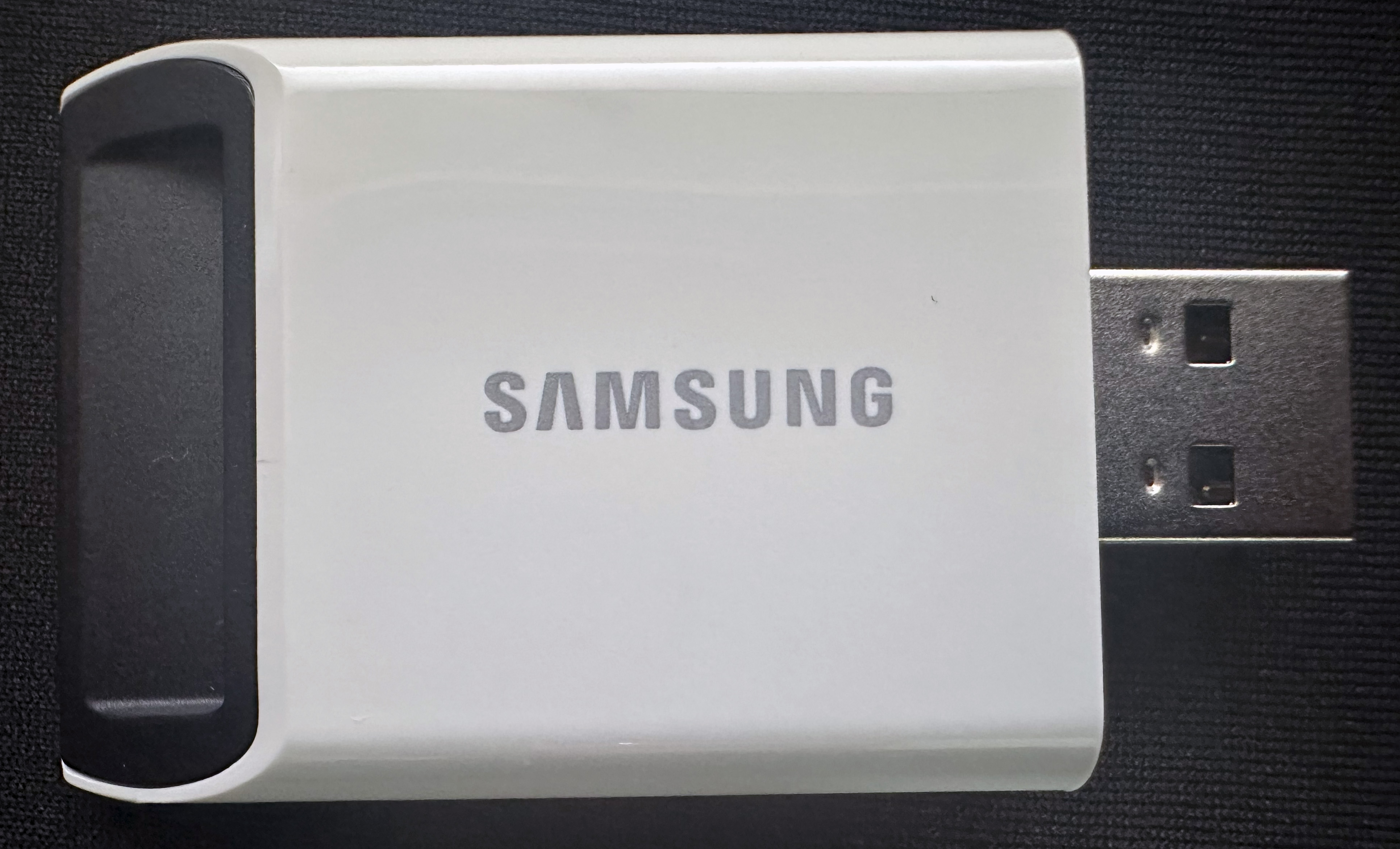 Samsung USB 3.0 SD Reader (US-TG1AA03) Front