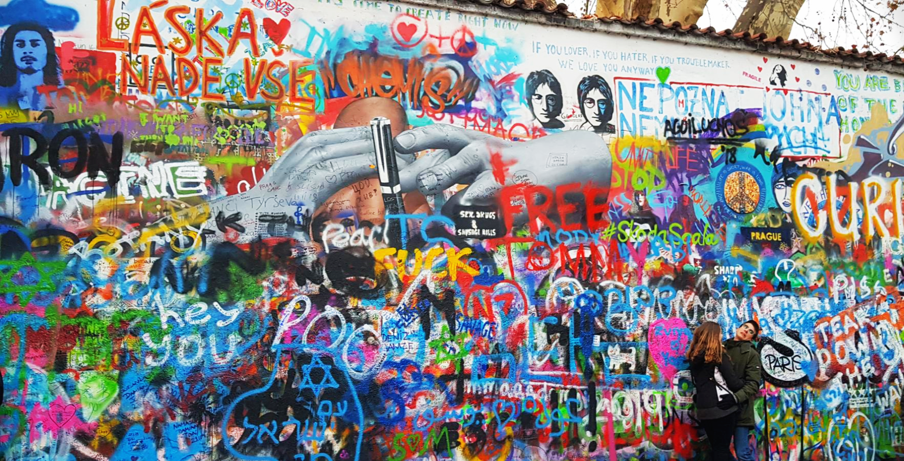 체코 프라하 레넌 벽