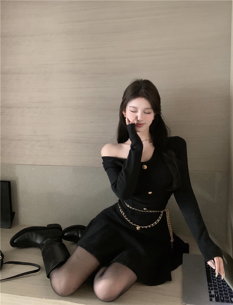 금장체인 플레어 원피스