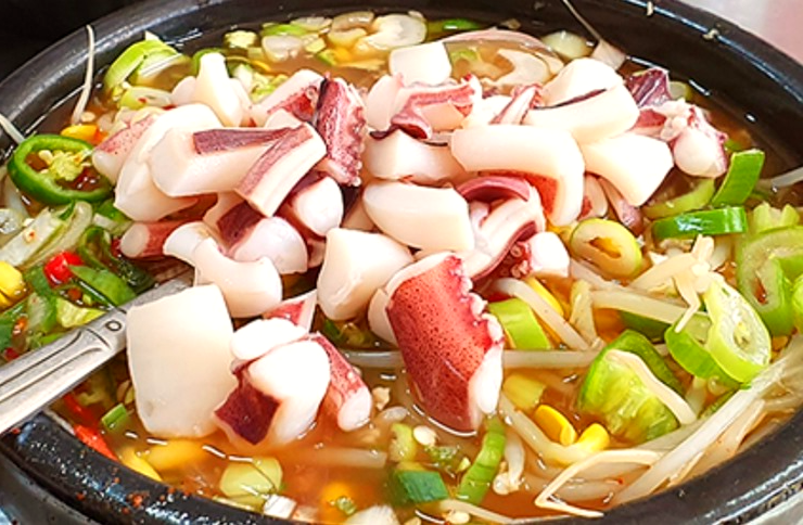 오징어-넣은-콩나물국밥