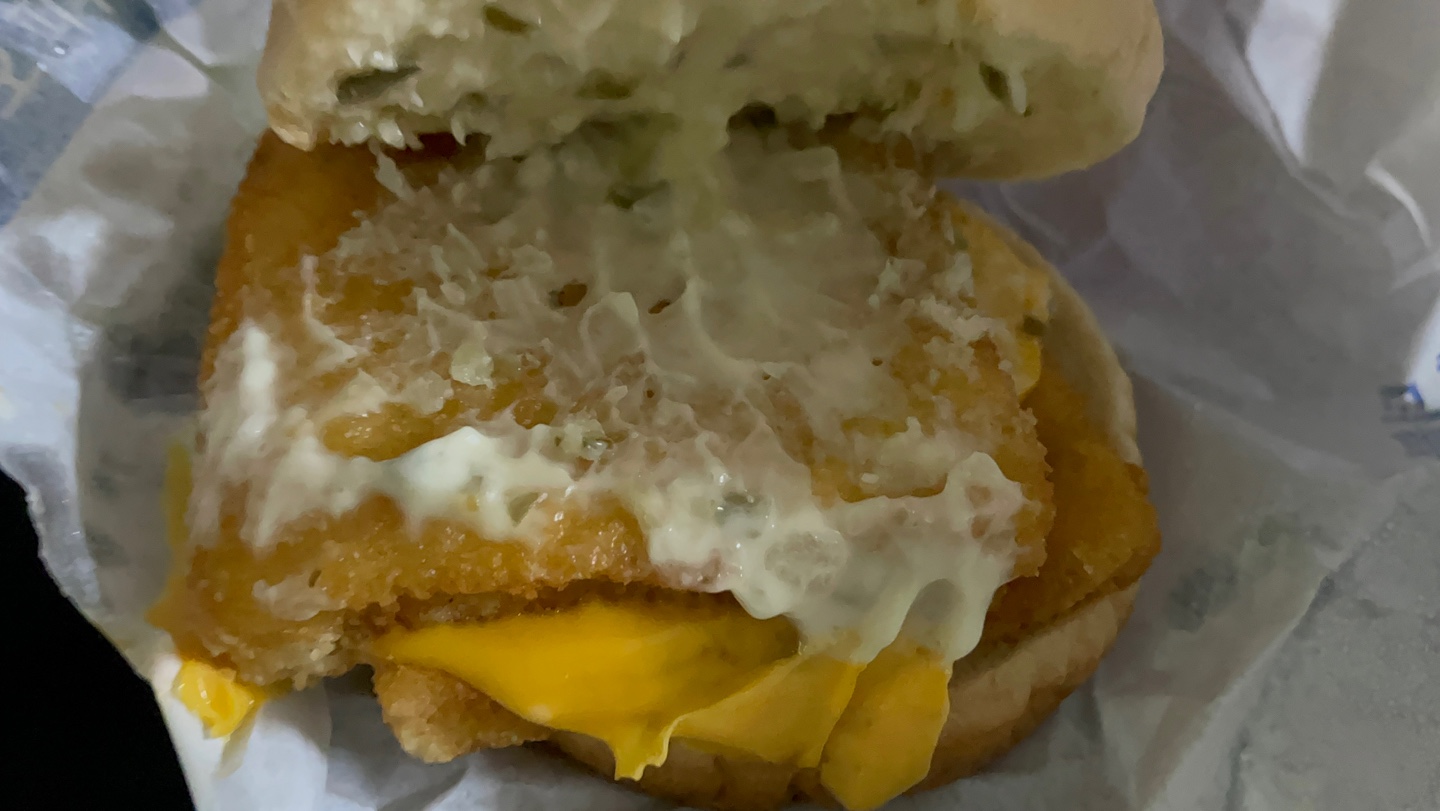  맥도날드 더블 필레 오 피쉬, 케이준 비프 스낵랩, 애플망고 칠러 먹은 후기