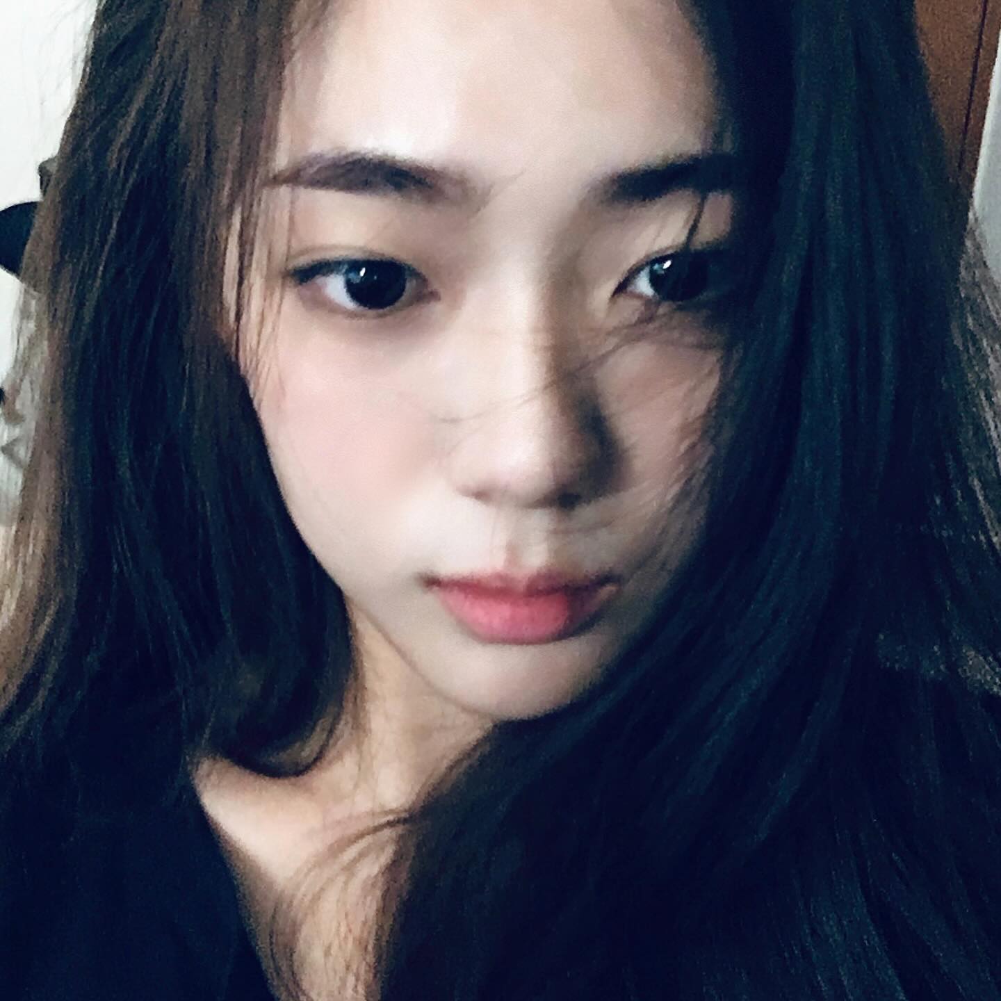 김지우