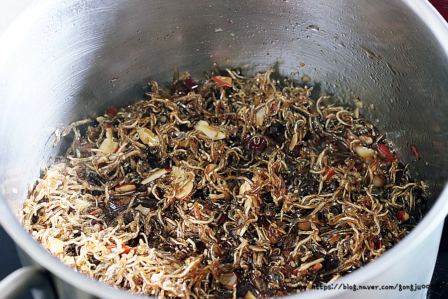 반찬창코 멸치볶음 황금레시피로 만드는 간장 멸치볶음 만드는 법 8