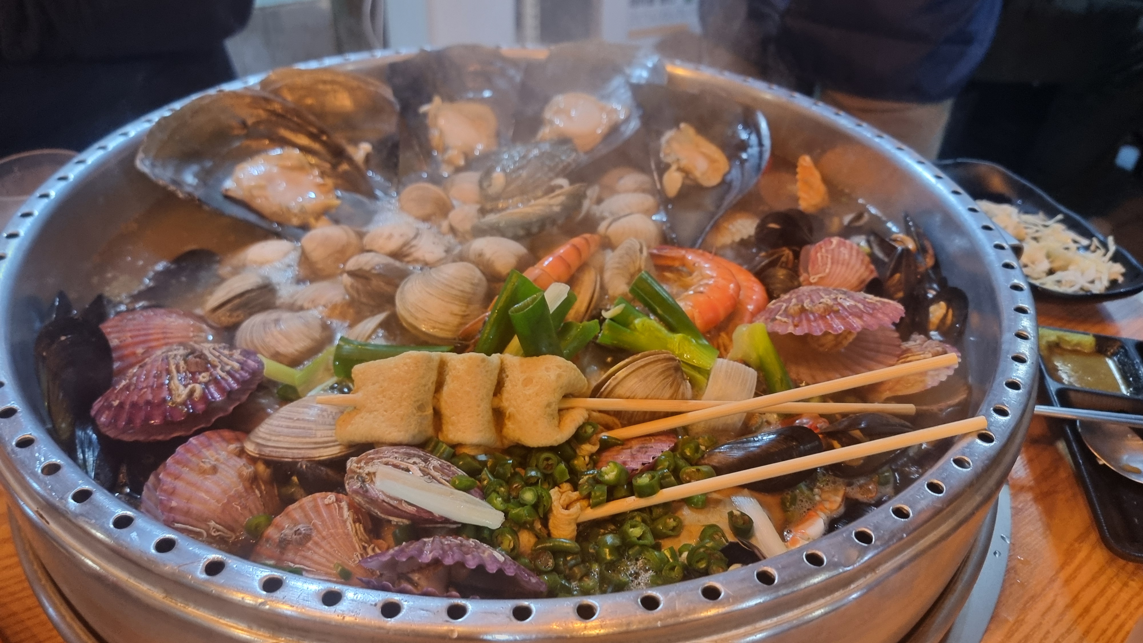 향토 무쇠솥뚜껑구이 이미지