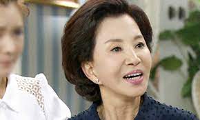 부잣집으로 시집가 잘살고 있어야 할 딸이 식당에서 설거지하고 있었다! “엄마 나 아기 뺏겼어! 미안해” 울먹이던 딸이 내게 알린 진실에 내 인생을 건 복수극이 시작되는데…