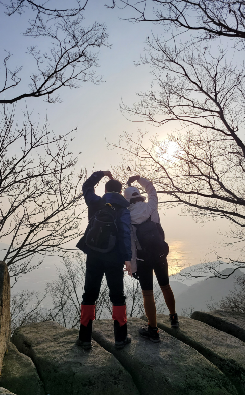 김밥바위에 올라서 태양과 함께