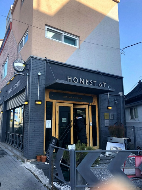 어니스트 식스티(honest 6T) 이미지