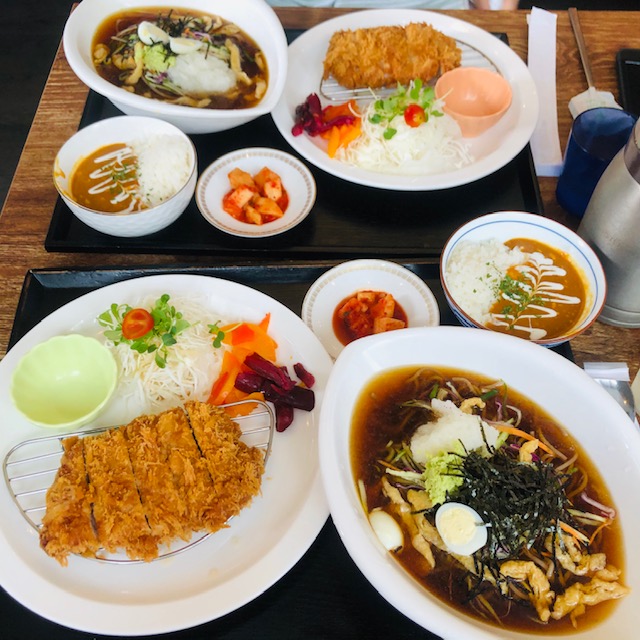  정발산 돈까스 냉모밀 몽화, 고기가 실하다