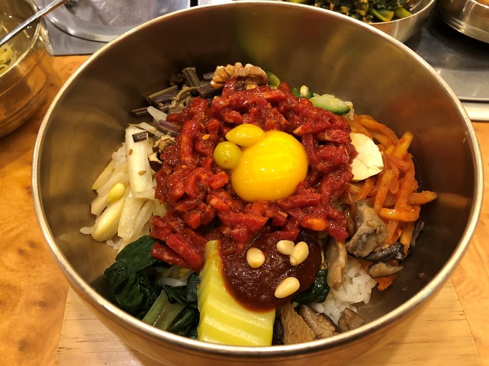 전주-맛집-고궁본점-육회비빔밥