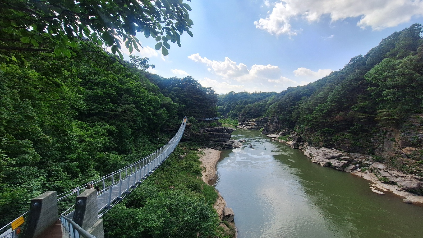 중국 장가계 부럽지 않다, 아찔한 절벽 위 산책 : 철원 한탄강 주상절리길 잔도