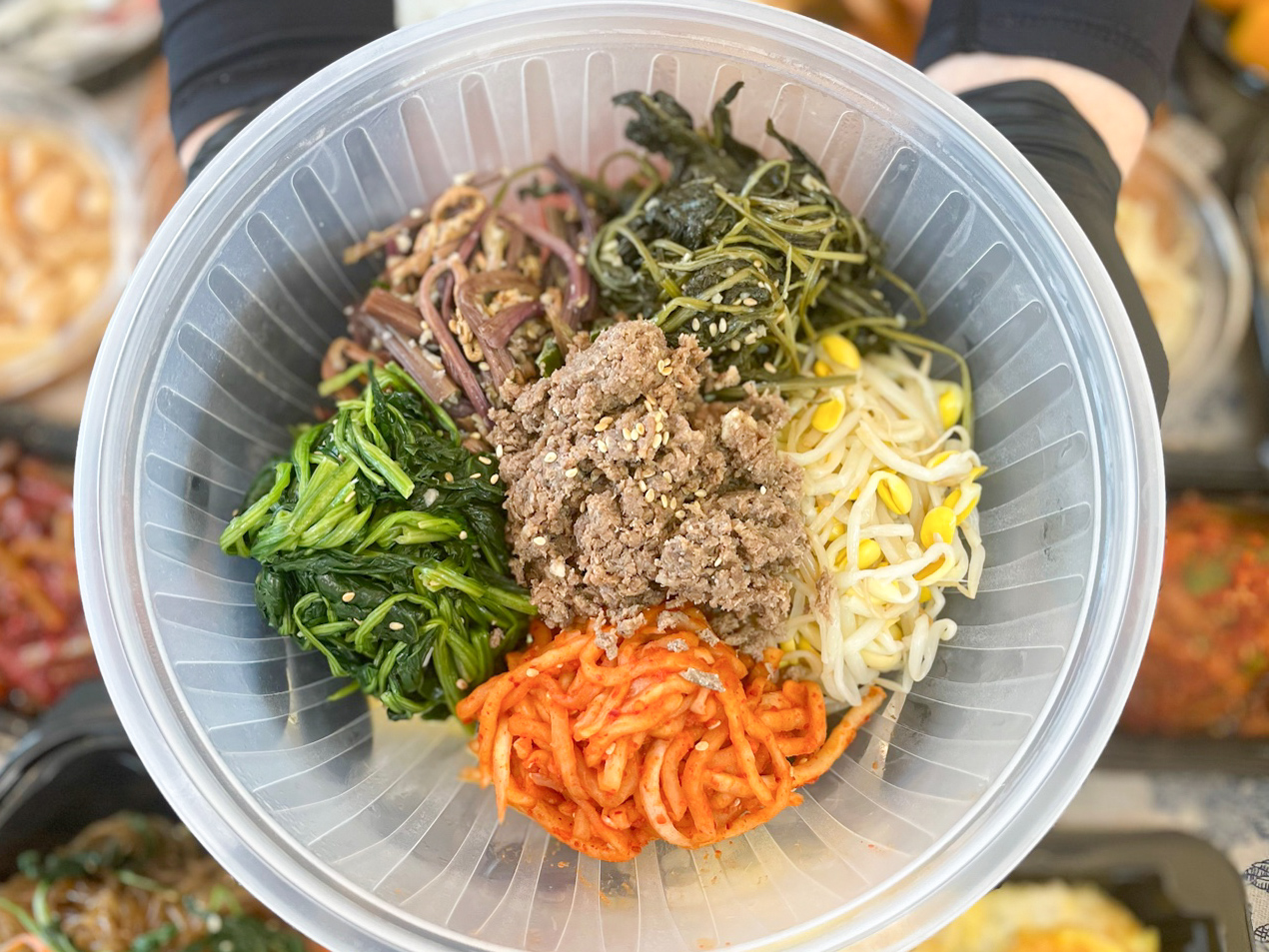 대전 모로미찬 비빔밥 메뉴가 용기에 담아져 있는 사진