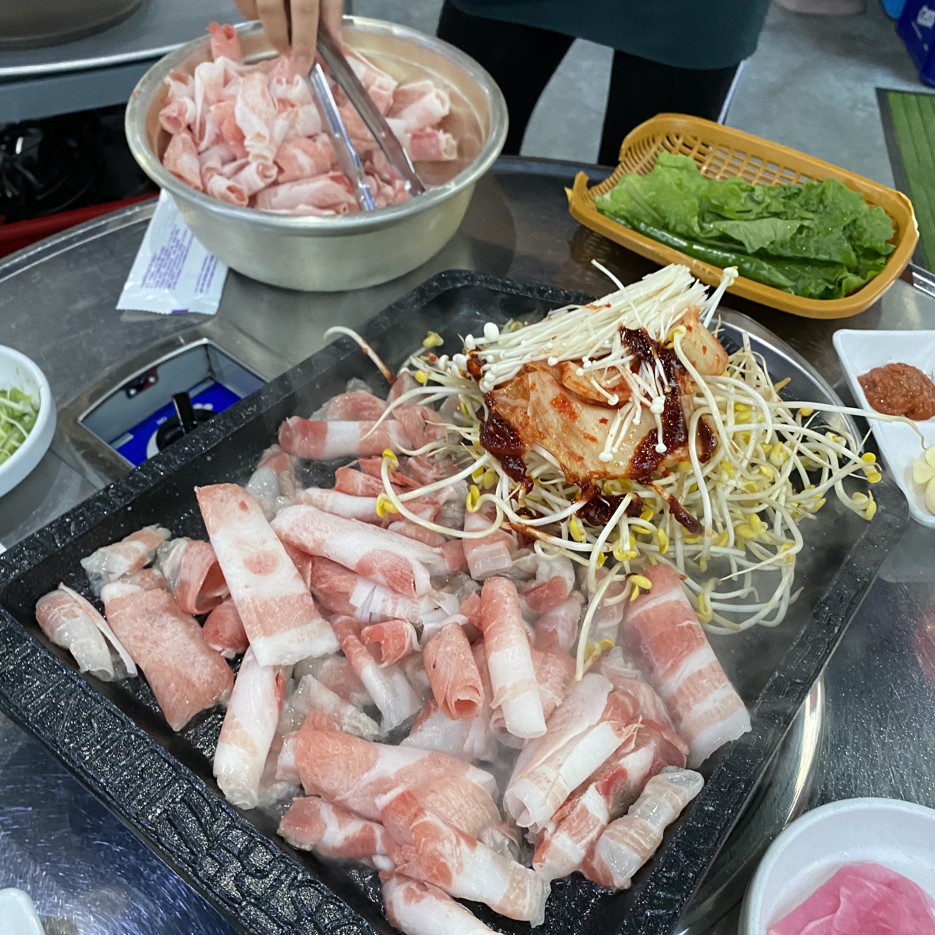  술고래의 해장법, 목포 연산동 양푼떼기 대패삼겹살