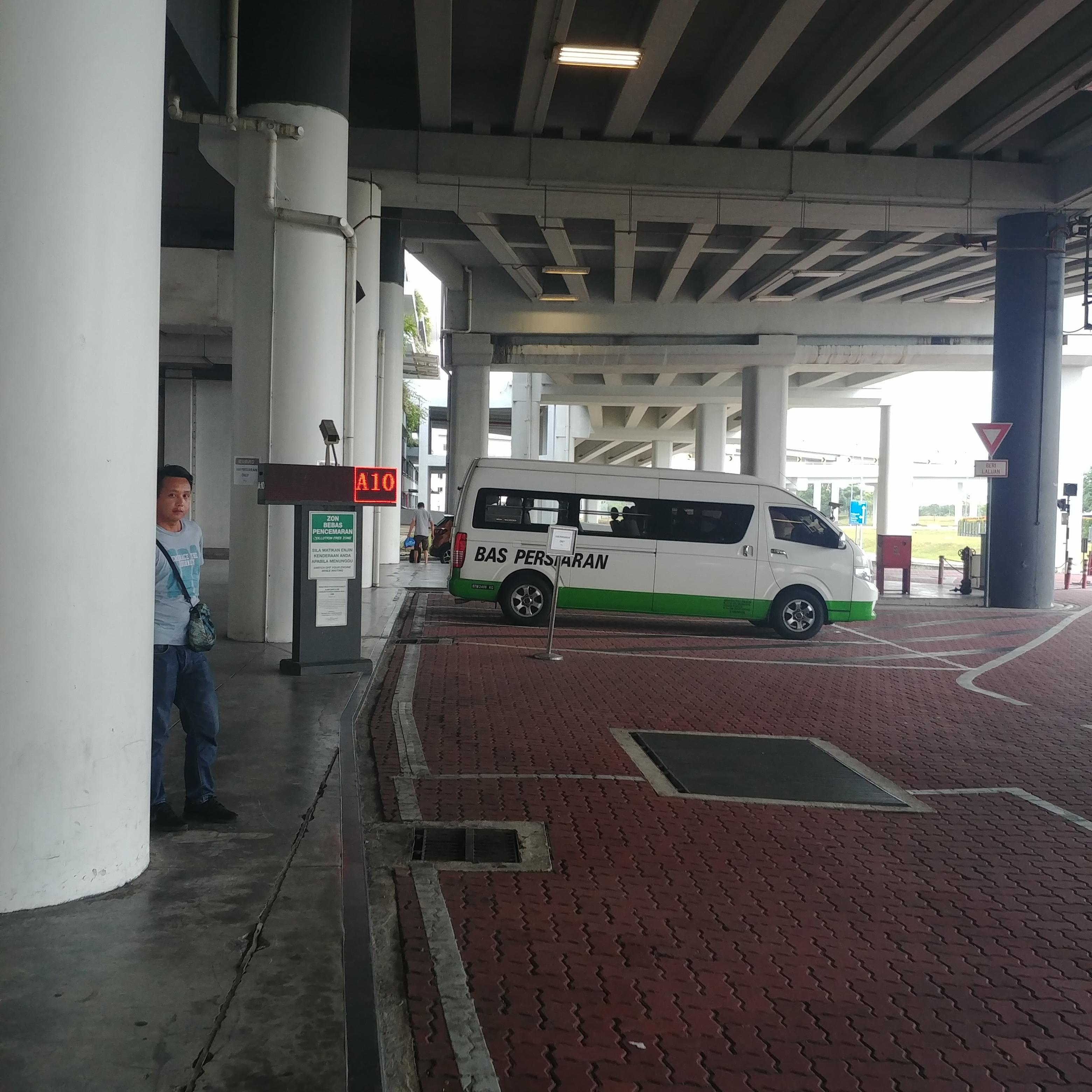 쿠알라룸푸르 제 2공항에서 제 1공항까지 셔틀버스로 이동하기 (KLIA)