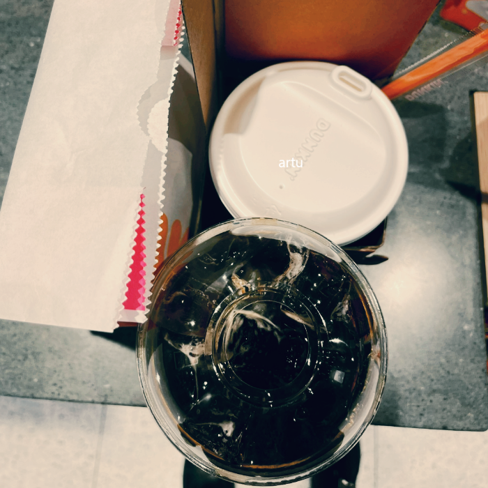기흥휴게소 던킨 음료와 도넛 포장 사진