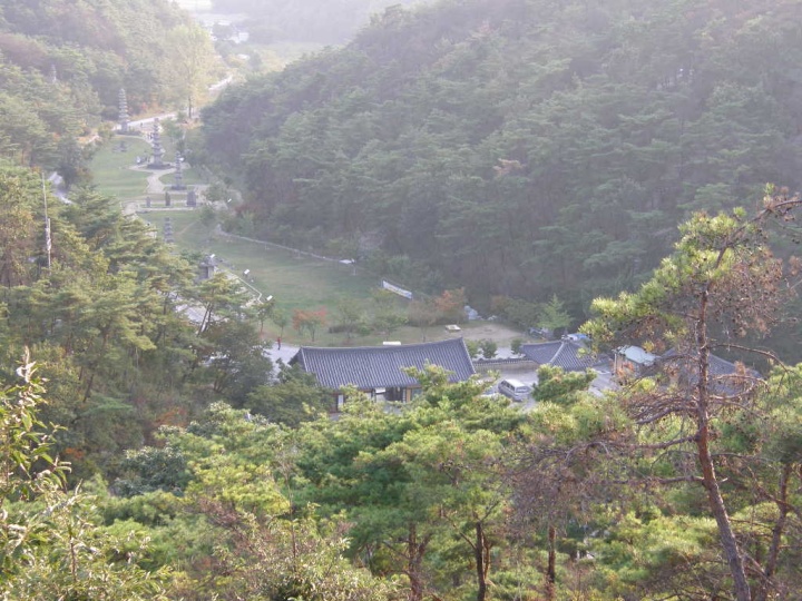 운주사 골짜기
