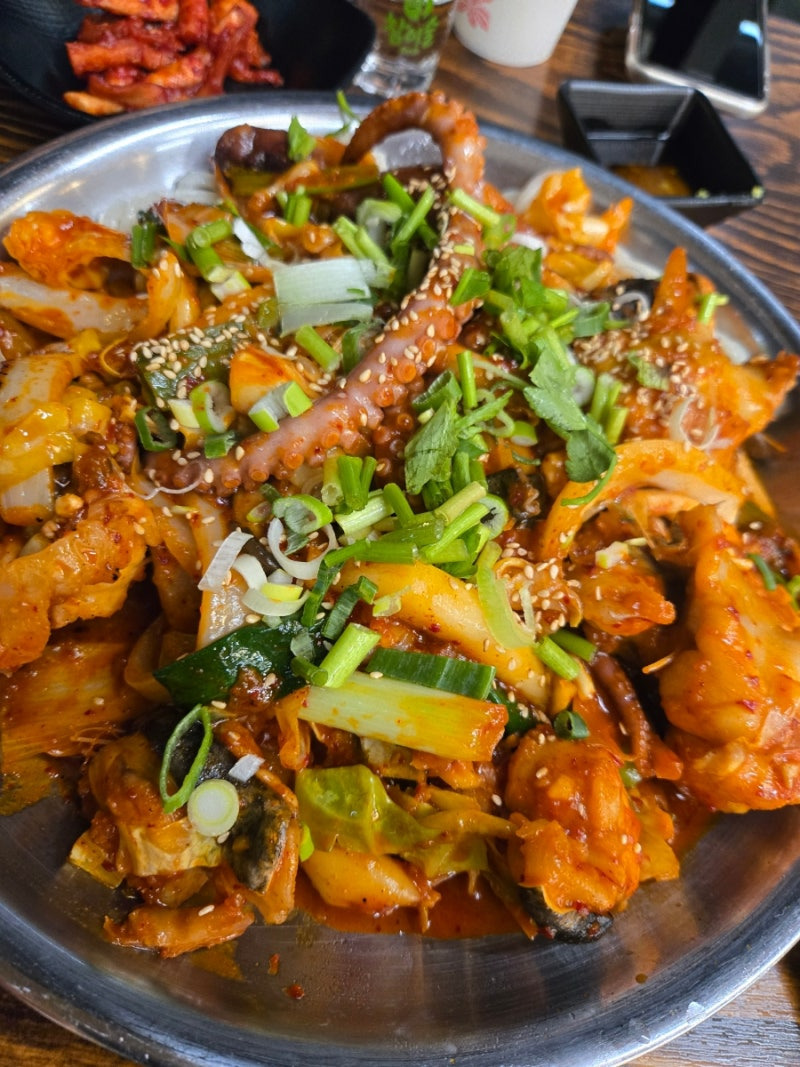 섬집칼국수아구불고기 이미지