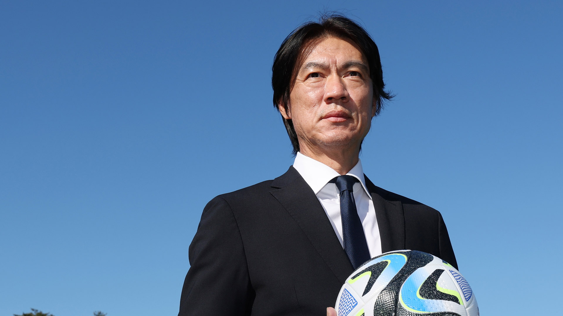 울산 HD로부터 감독 뺏어간 대한축구협회, 팬들에게 걱정말라더니 배신하고 국가대표팀 지휘봉 잡은 홍명보 감독 울산 HD로부터 감독 뺏어간 대한축구협회, 팬들에게 걱정말라더니 배신하고 국가대표팀 지휘봉 잡은 홍명보 감독