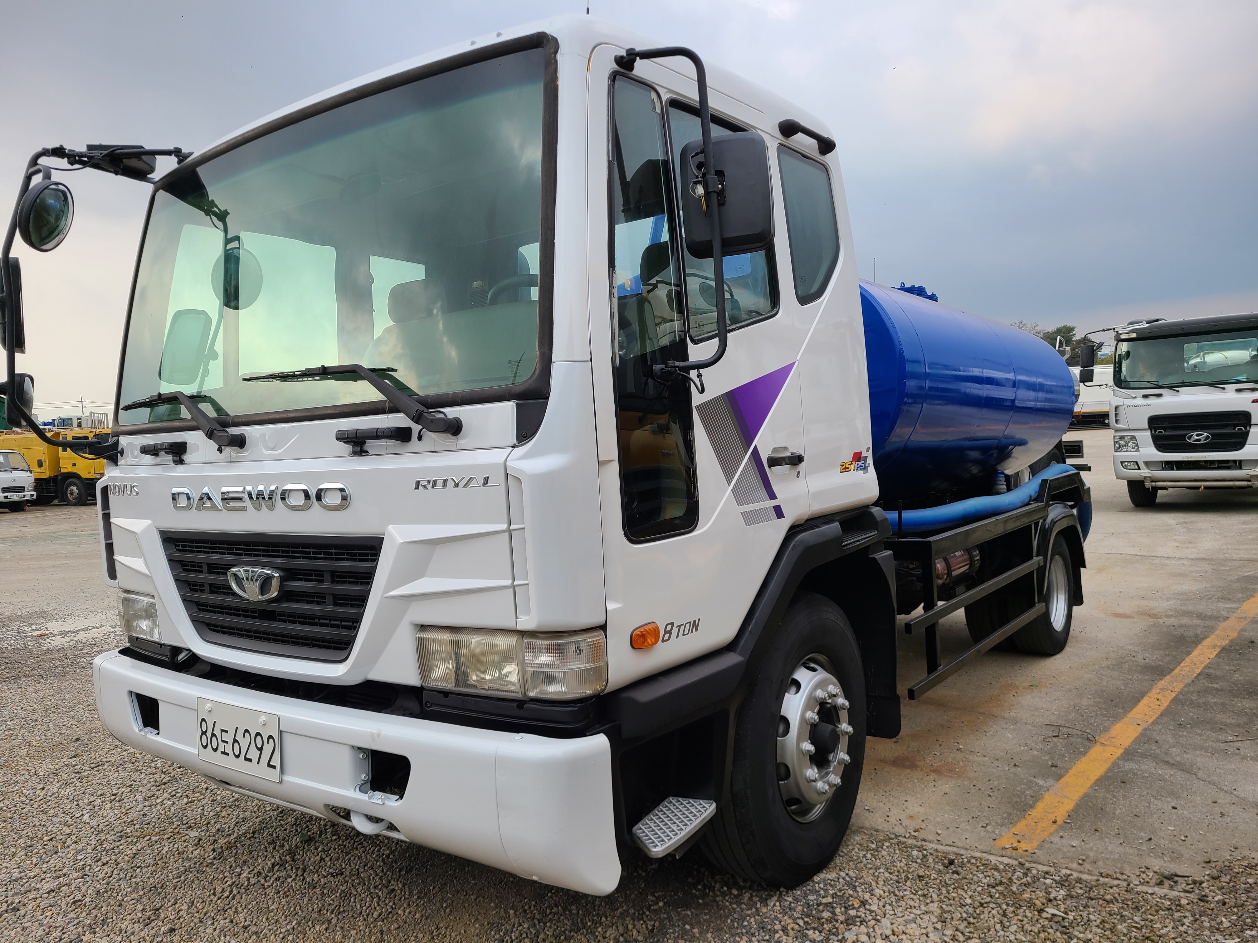  대우 8톤버큠카 8톤버큠로리 2008.120만키로 8300리터탱크 특트럭 www.specialtruck.co.kr 중고버큠로리