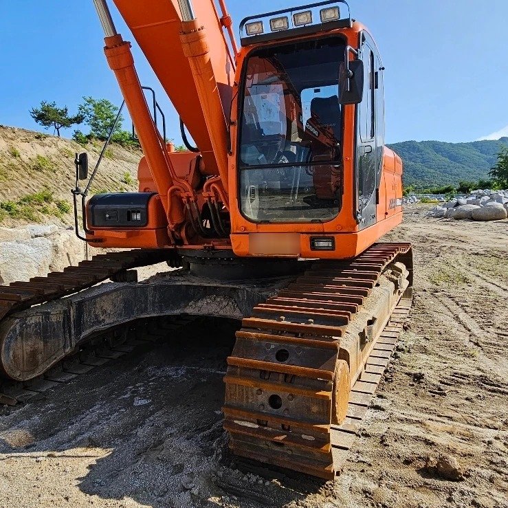  두산 DX300LC 2010년식 4800만원 판매합니다.