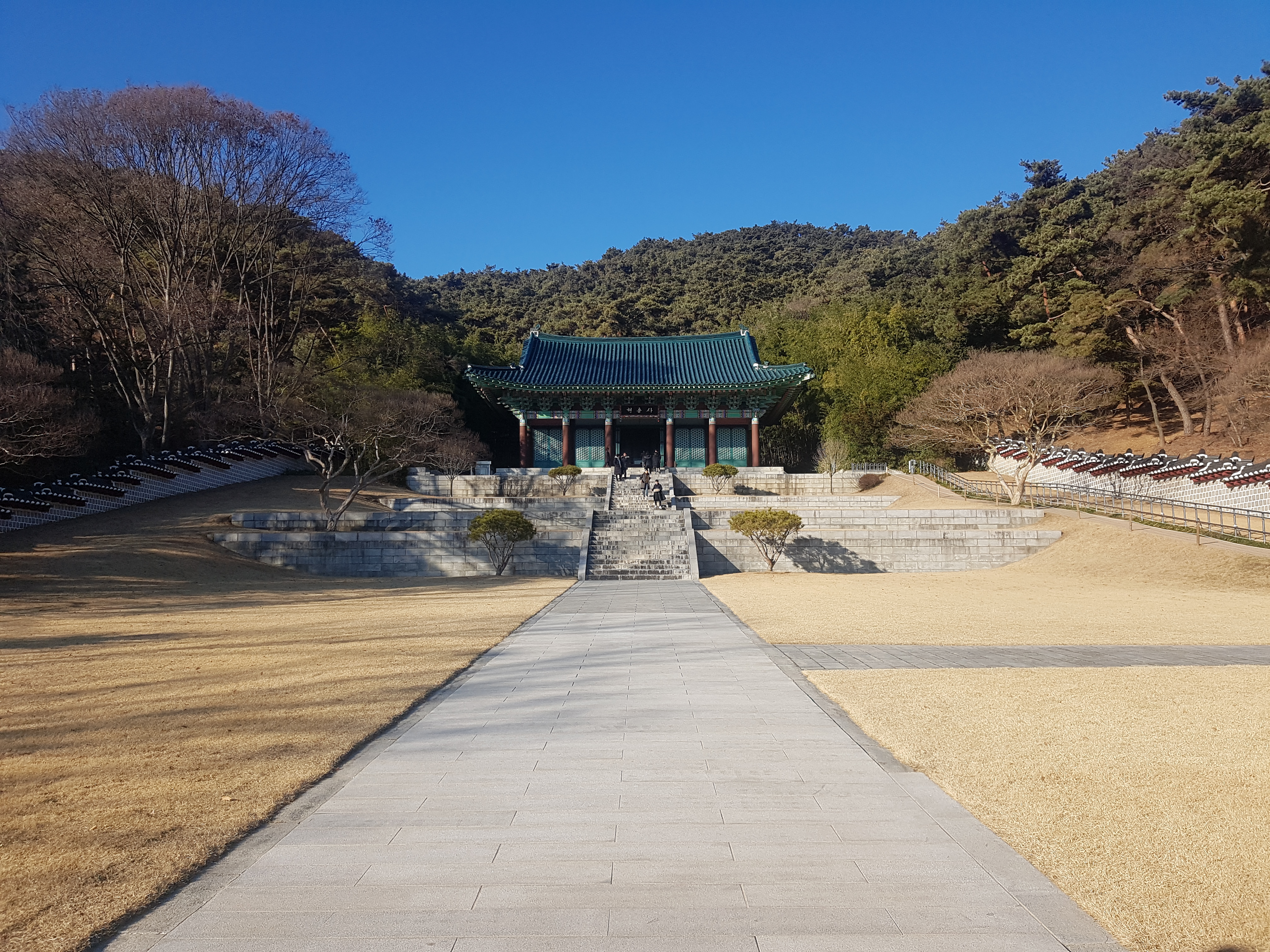  아산, 충청남도 근교 가볼 만 한 곳 - 충무공 이순신 기념관(현충사)