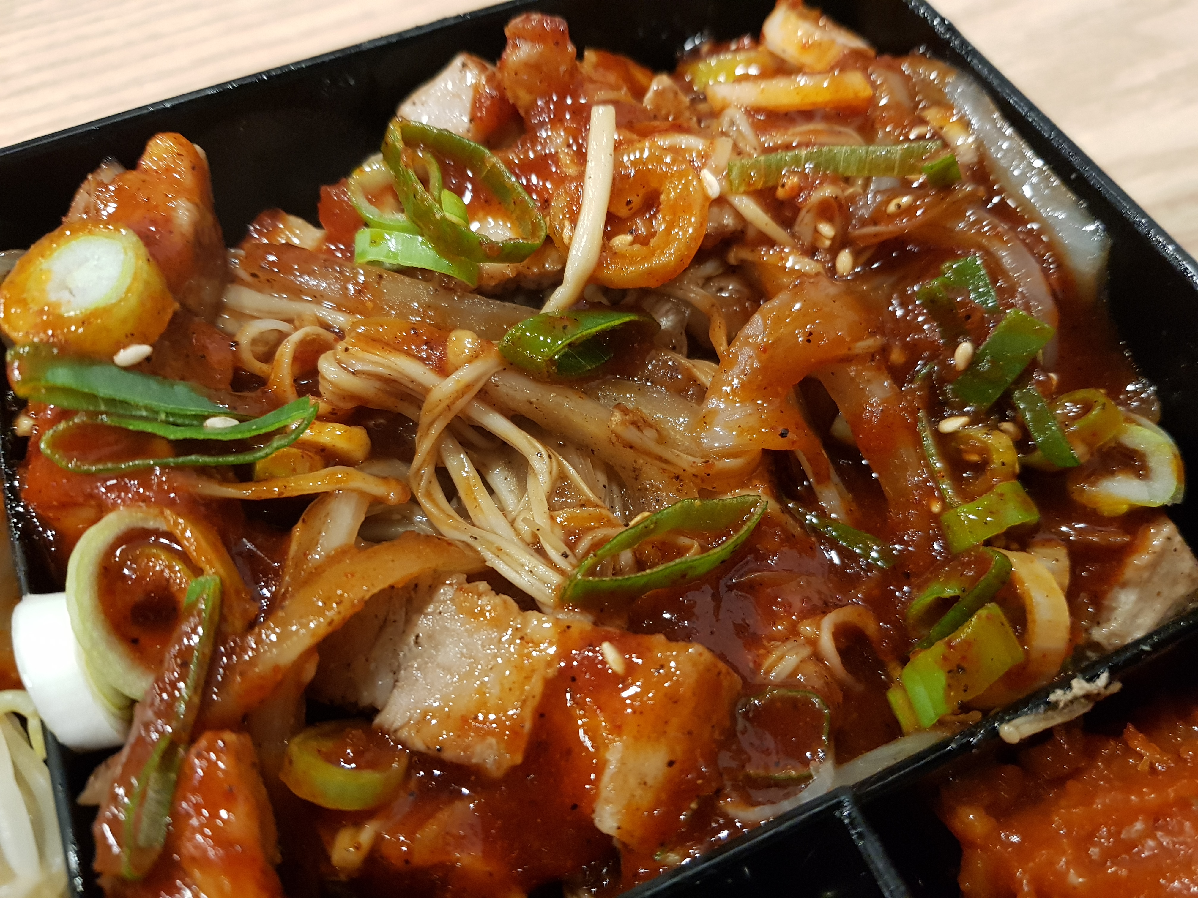  1인 삼겹, 보쌈을 즐길 수 있는 혼밥 맛집, 싸움의 고수 부산 시청점
