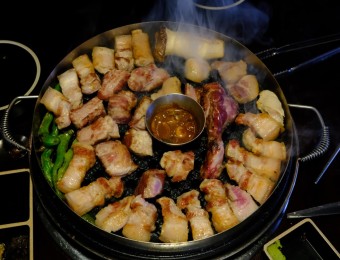 흑돼지 뼈삼겹