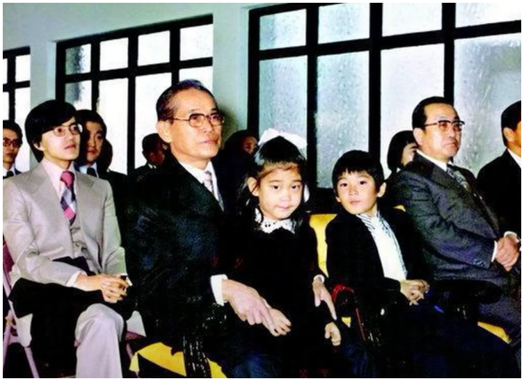  이부진 학창시절 학교 학력 아들 휘문중 어린시절 이혼 후 빌라 구입 국내 주식 부자 순위