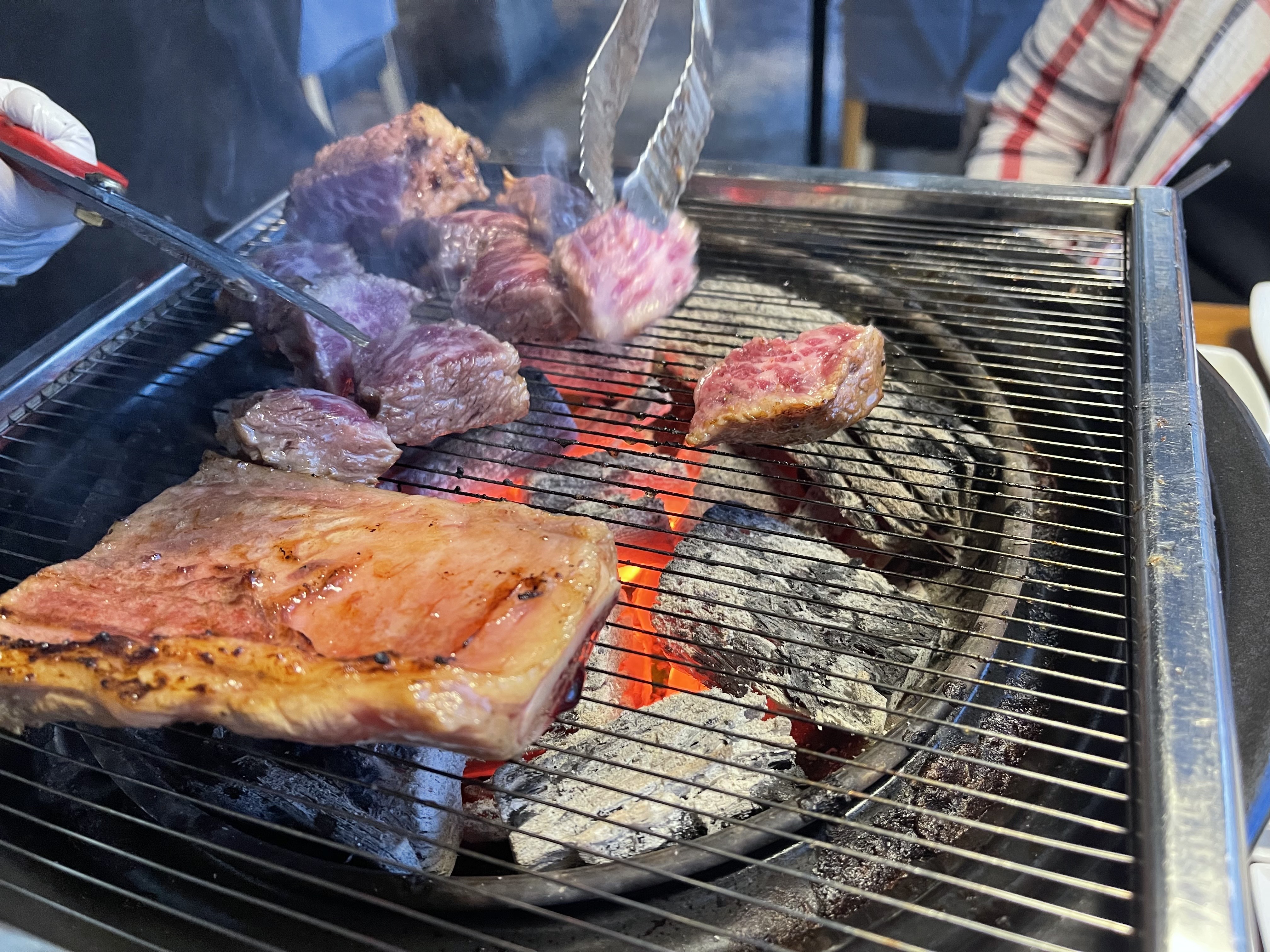 이동갈비 구워주는 모습