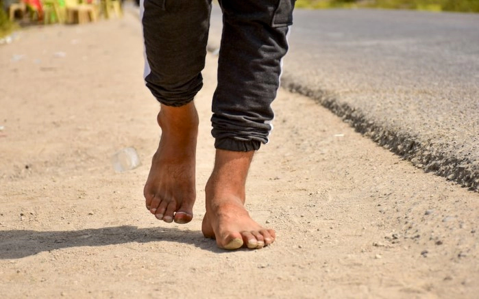 맨발 걷기 효능 6가지 
