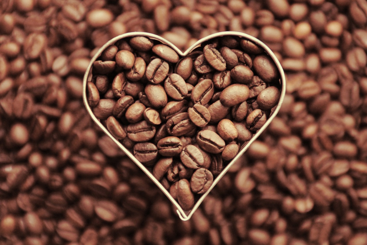 Heart shaped coffee beans 하트모양 커피 원두