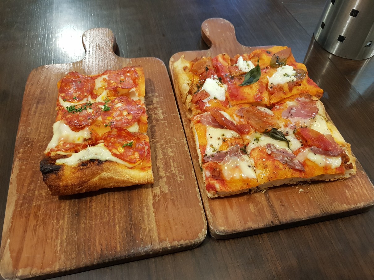 호치민 맛집 빈탄군 피자 전문점 Oliver&#39;s Pizza - Spicy Salami&#44; Margherita&#44; Coppa