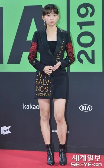 배우 진기주 프로필 나이 키 가족관계 데뷔와 언더커버 하이스쿨 오수아 역 설명_17
