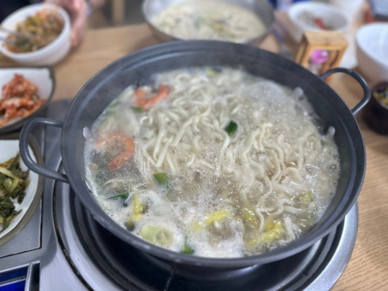 칼국수에 끌림 이미지