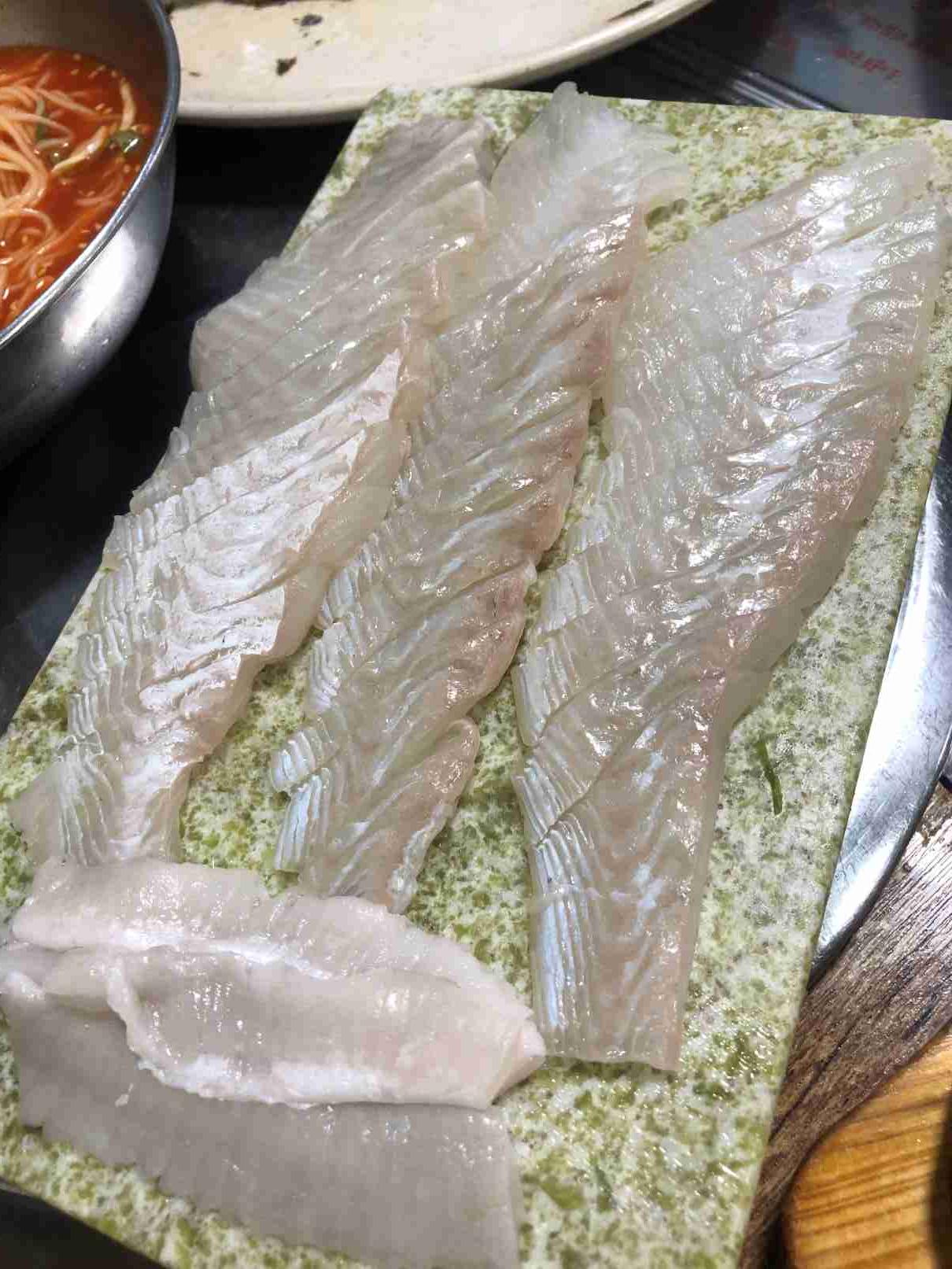목포회센타-광어회