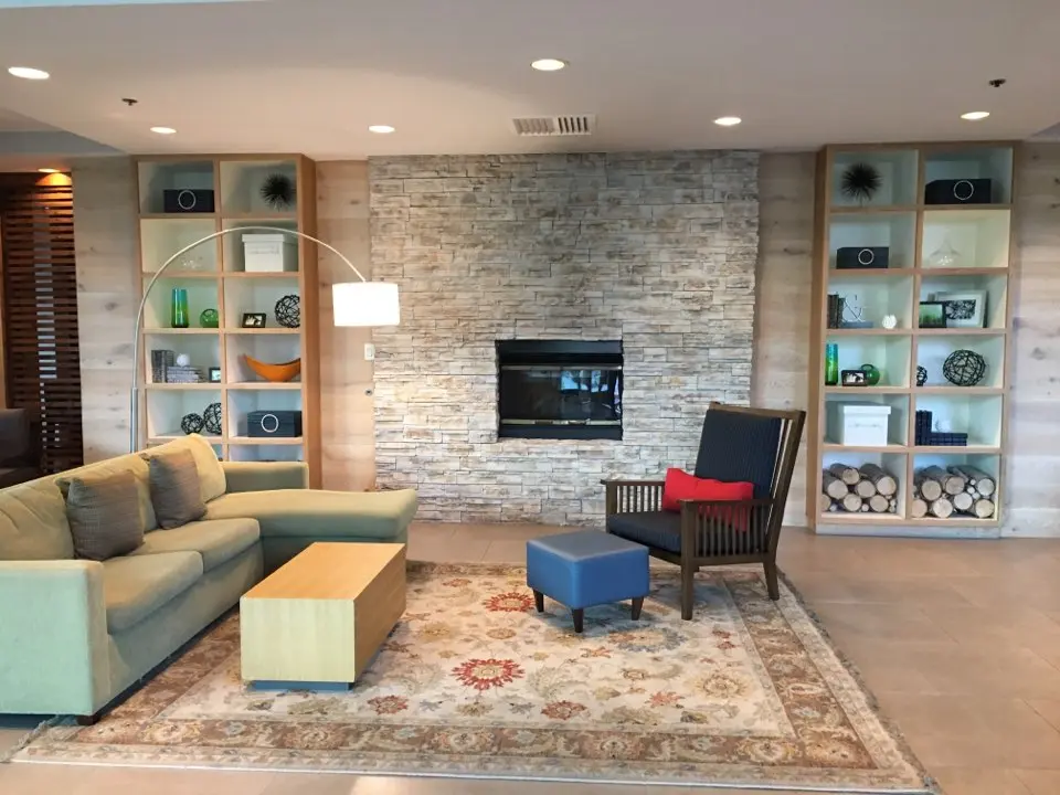 Country Inn&amp; Suites 내부