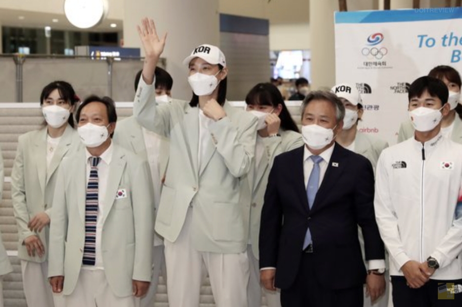  여자 배구 김연경 나이 포상금 귀국 인터뷰 은퇴 선언 여부에는 논의 필요 귀국 움짤