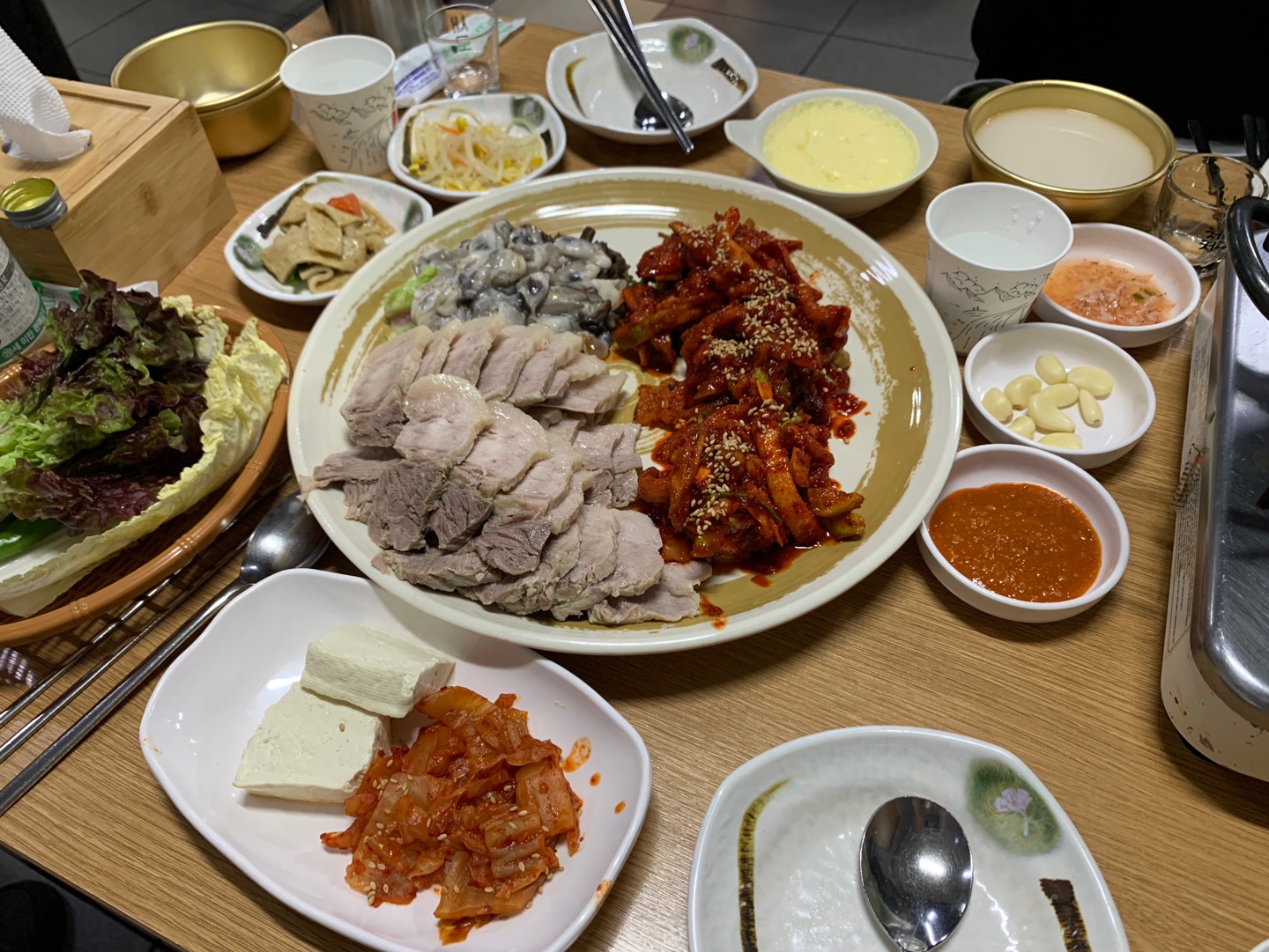 삼해집 굴보쌈