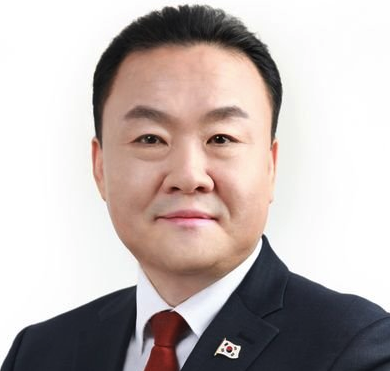  자유당 손상윤 나이 고향 학력 이력 프로필 (뉴스타운 회장)