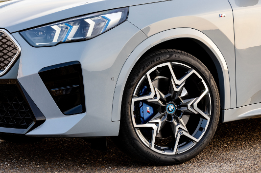 BMW iX2 외부디자인
