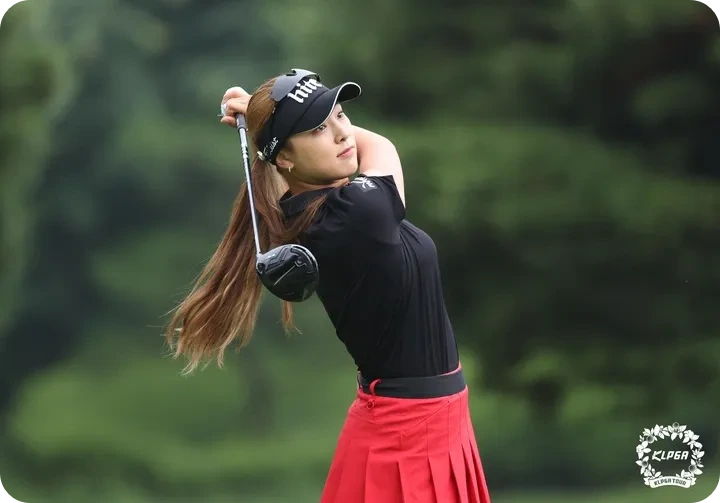 <출처: 윤이나 프로 인스타그램 / 'LPGA 진출', 윤이나 프로>
