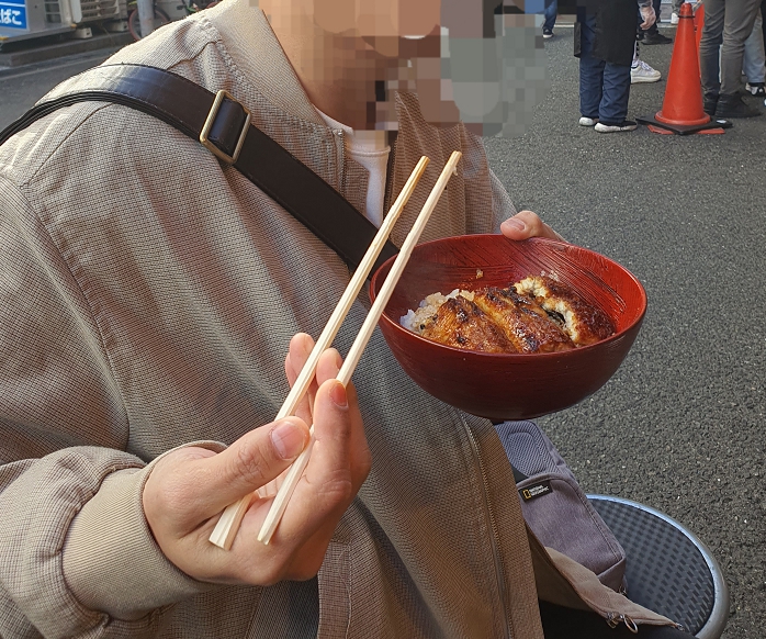 오사카 구로몬시장 우오토요(魚豊) 반마리 장어덮밥