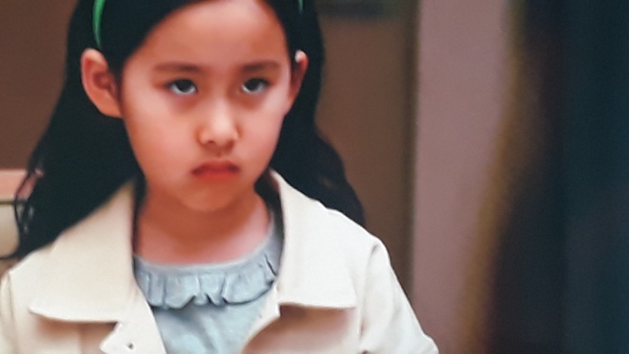 침입자(2019) 미스터리 공포 스릴러 한국영화 102분 감독 송원평 출연 송지효 김무열 예수정 최상훈 서희정 16