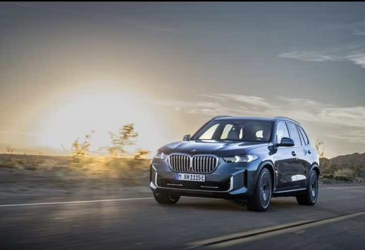 2024 BMW X5 플러그인 하이브리드 포토