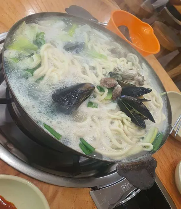 강경해물칼국수