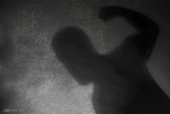  '자는데 깨웠다고' 40대 교사 흉기로 찌른 10대
