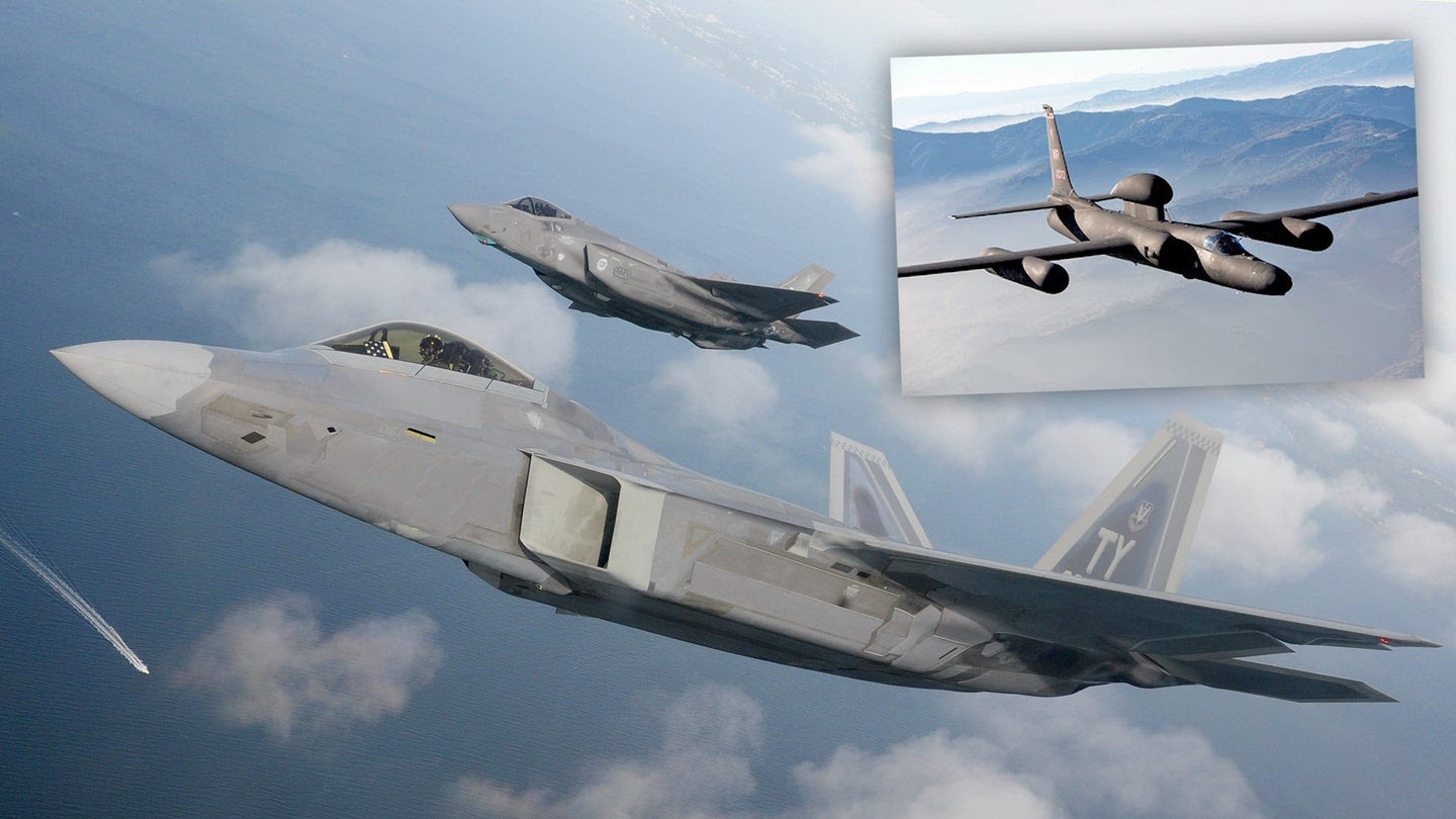  U-2 항공기를 통해 F-22와 F-35 데이터 링크는 서로 자유롭게 통신이 가능하다. - 2021.04.30