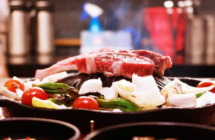 월 매출 2억 강남을 접수한 양고기 특수 부위 강남 신사동 맛집 추천 생방송투데이 양갈비 프렌치랙 숄더렉 오늘방송 소문의 맛집